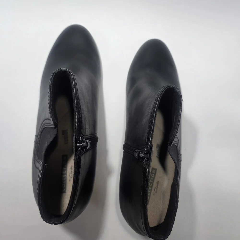 Clarks Women’s Black Leather Ankle Boots Size 9 Heeled Booties New